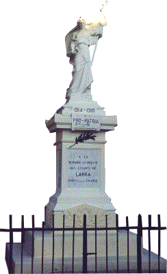 Le monument aux morts de Larra...